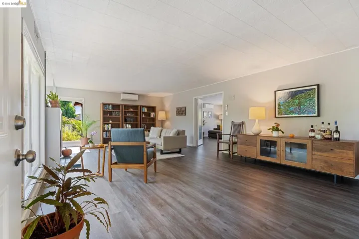 11303 Ettrick St, Oakland, California 94605