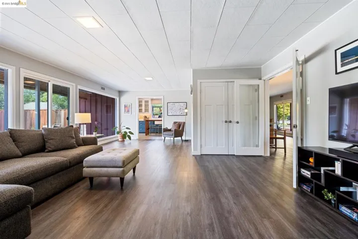 11303 Ettrick St, Oakland, California 94605