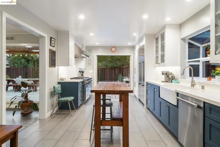 11303 Ettrick St, Oakland, California 94605