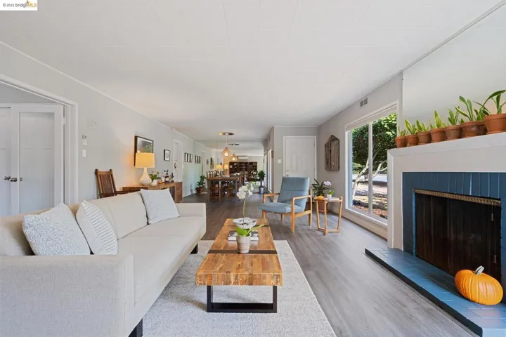 11303 Ettrick St, Oakland, California 94605