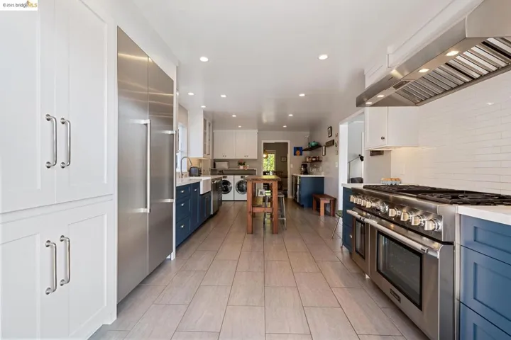 11303 Ettrick St, Oakland, California 94605