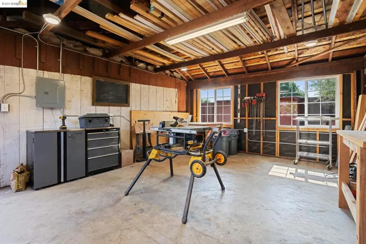 11303 Ettrick St, Oakland, California 94605