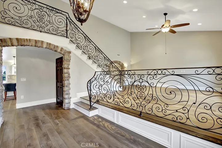 Entry/Formal living room