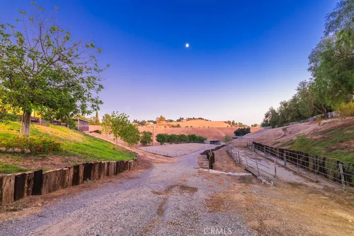 10650 Oakdale Avenue, Chatsworth, California 91311