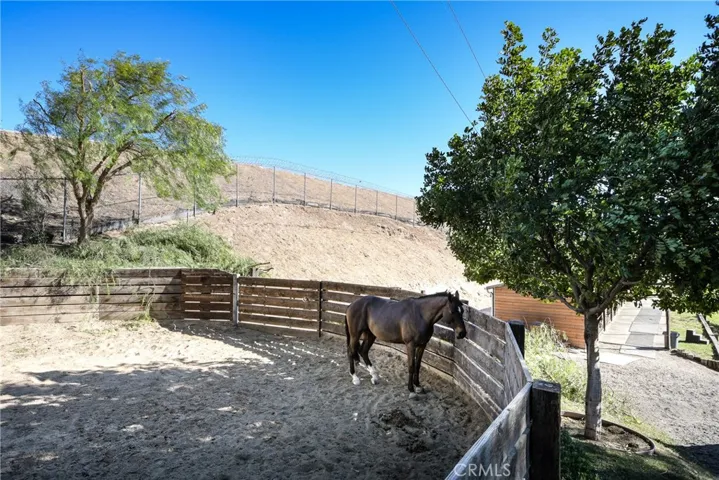 10650 Oakdale Avenue, Chatsworth, California 91311