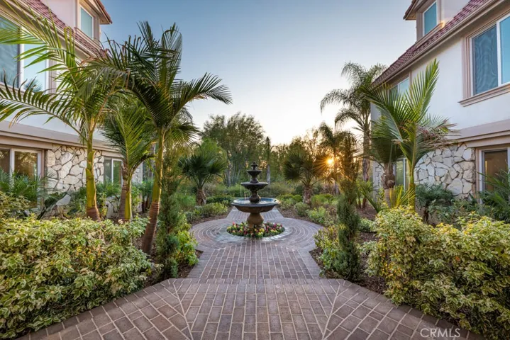 10650 Oakdale Avenue, Chatsworth, California 91311