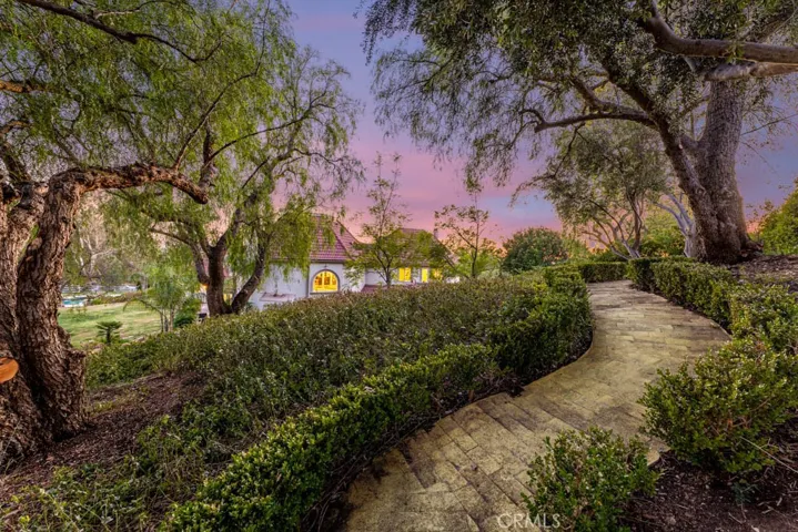 10650 Oakdale Avenue, Chatsworth, California 91311