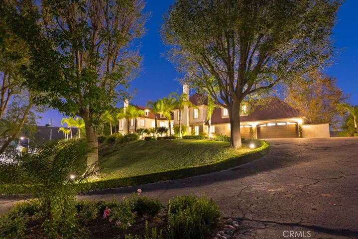 10650 Oakdale Avenue, Chatsworth, California 91311