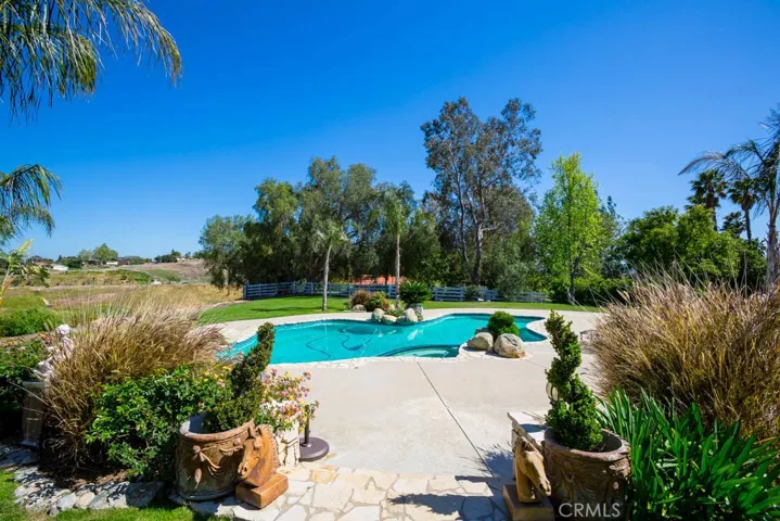 10650 Oakdale Avenue, Chatsworth, California 91311