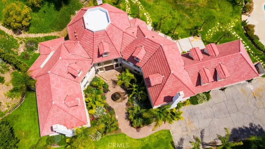 10650 Oakdale Avenue, Chatsworth, California 91311