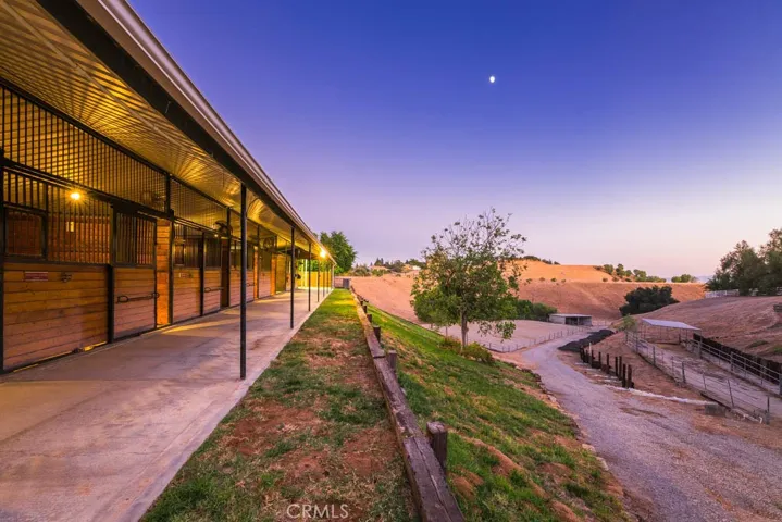 10650 Oakdale Avenue, Chatsworth, California 91311