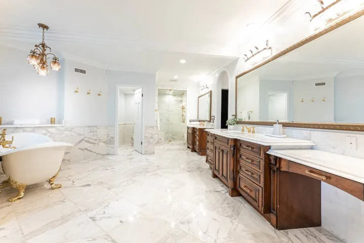 10650 Oakdale Avenue, Chatsworth, California 91311