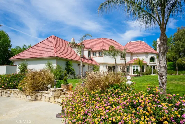 10650 Oakdale Avenue, Chatsworth, California 91311