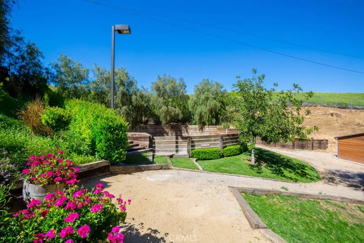 10650 Oakdale Avenue, Chatsworth, California 91311