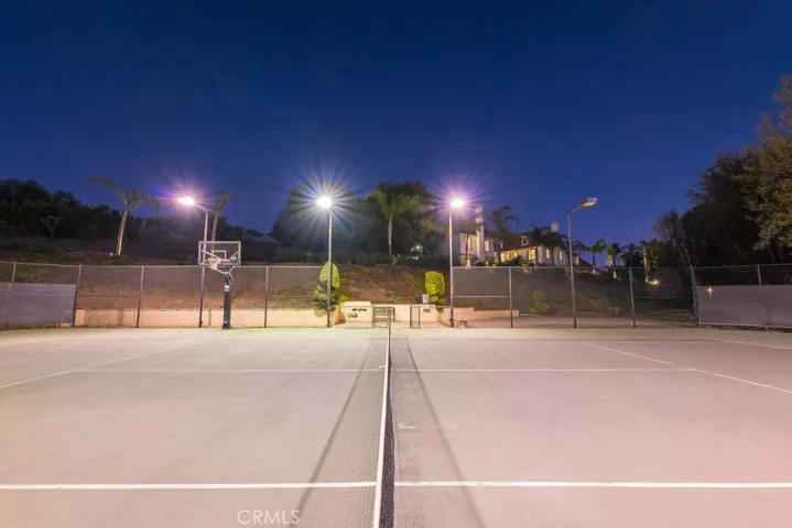 10650 Oakdale Avenue, Chatsworth, California 91311