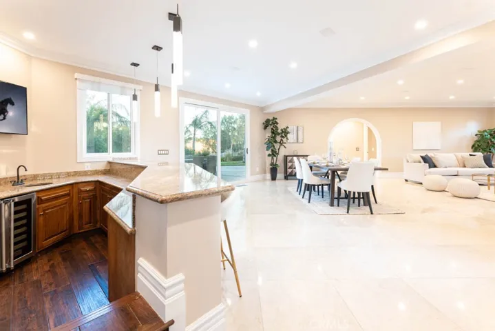 10650 Oakdale Avenue, Chatsworth, California 91311