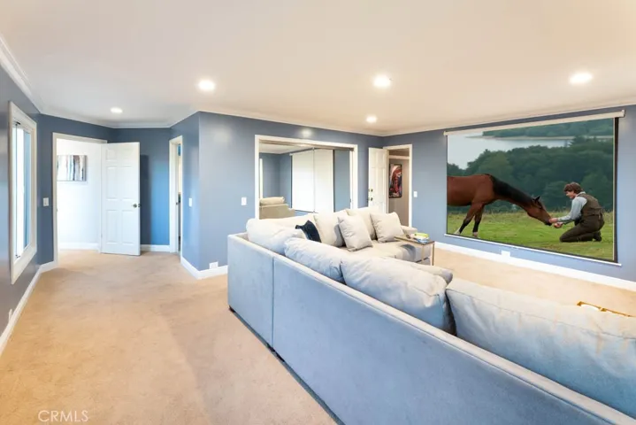 10650 Oakdale Avenue, Chatsworth, California 91311