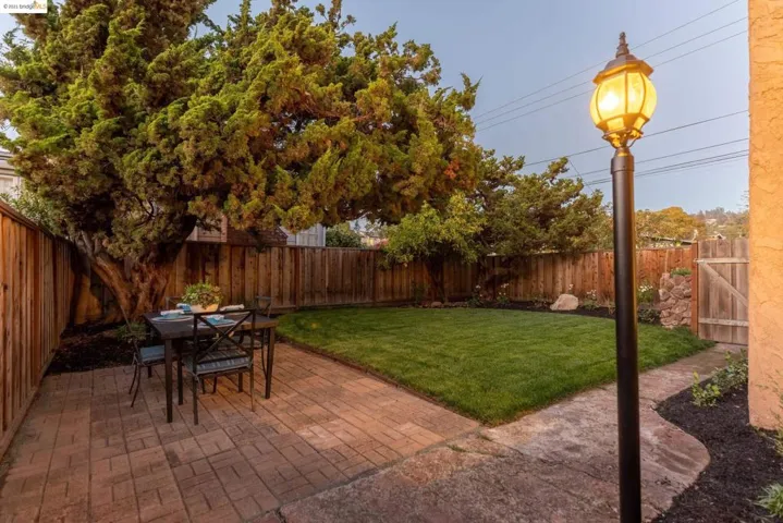 522 Carmel Ave, Albany, California 94706