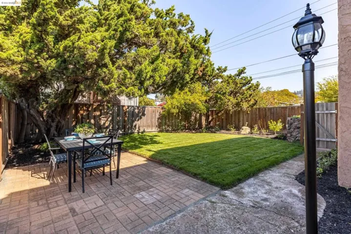 522 Carmel Ave, Albany, California 94706