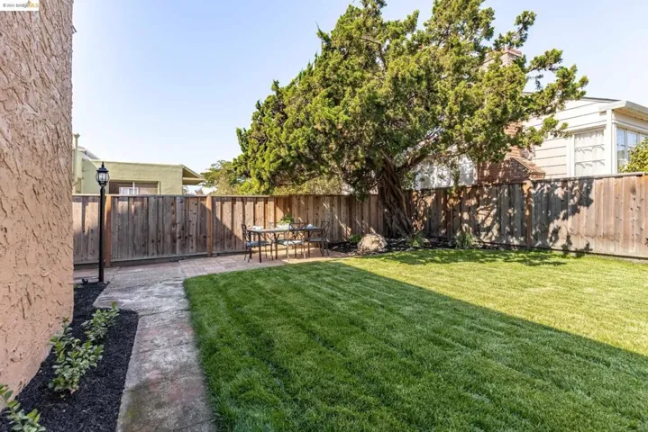522 Carmel Ave, Albany, California 94706