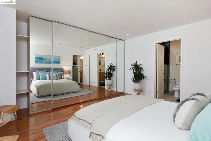 525 Mandana Blvd 102, Oakland, California 94610
