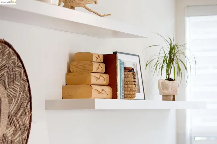 525 Mandana Blvd 102, Oakland, California 94610