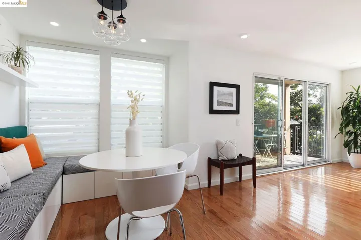 525 Mandana Blvd 102, Oakland, California 94610