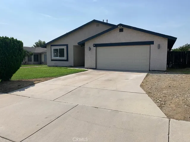 9248 Kiwi Avenue, Fontana, California 92335
