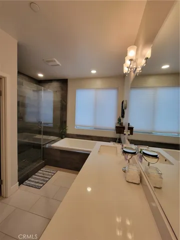 Large Master tub soaker.