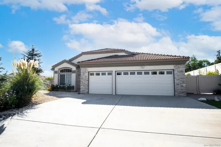 2211 Knollwood Ave, Fallbrook, California 92028