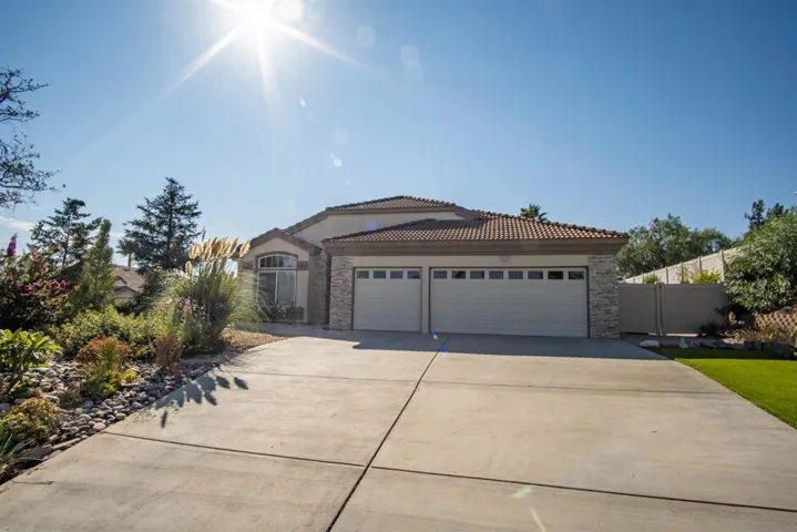 2211 Knollwood Ave, Fallbrook, California 92028