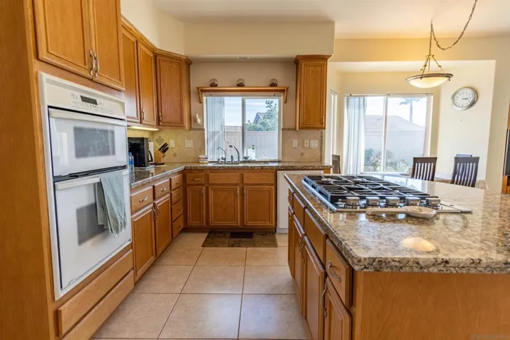2211 Knollwood Ave, Fallbrook, California 92028