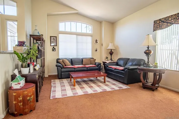 2211 Knollwood Ave, Fallbrook, California 92028