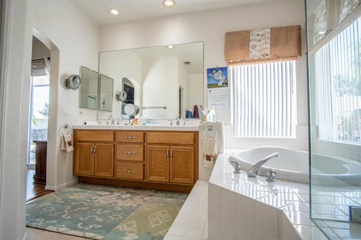 2211 Knollwood Ave, Fallbrook, California 92028