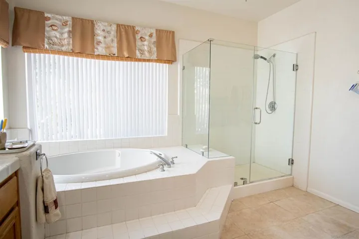 2211 Knollwood Ave, Fallbrook, California 92028