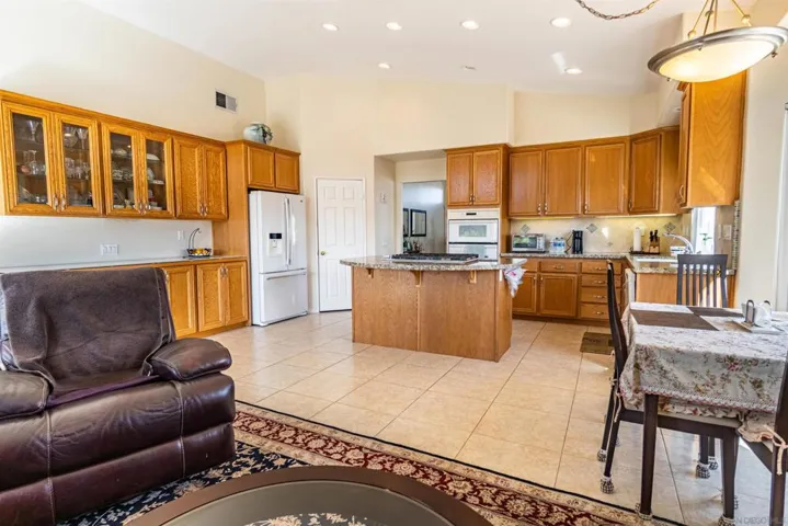2211 Knollwood Ave, Fallbrook, California 92028
