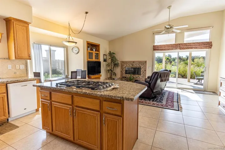 2211 Knollwood Ave, Fallbrook, California 92028