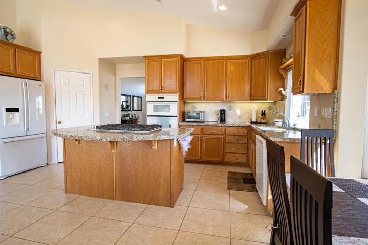 2211 Knollwood Ave, Fallbrook, California 92028
