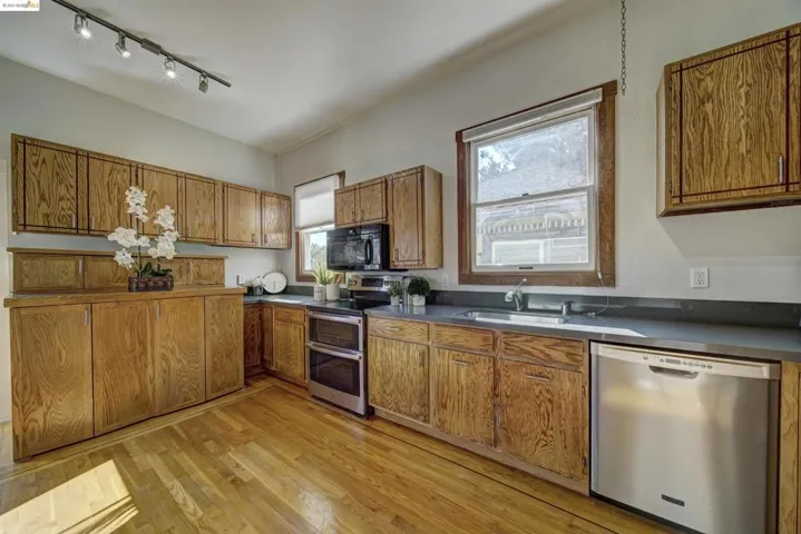 1634 Harmon St, Berkeley, California 94703
