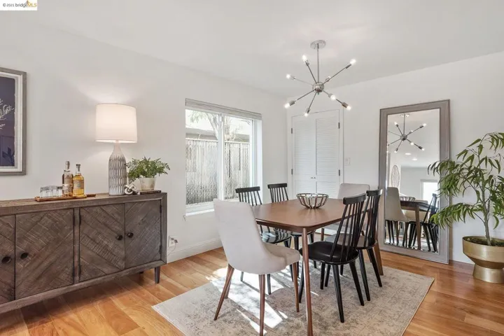 386 Santa Clara Ave 105, Oakland, California 94610