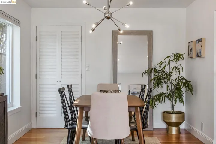 386 Santa Clara Ave 105, Oakland, California 94610