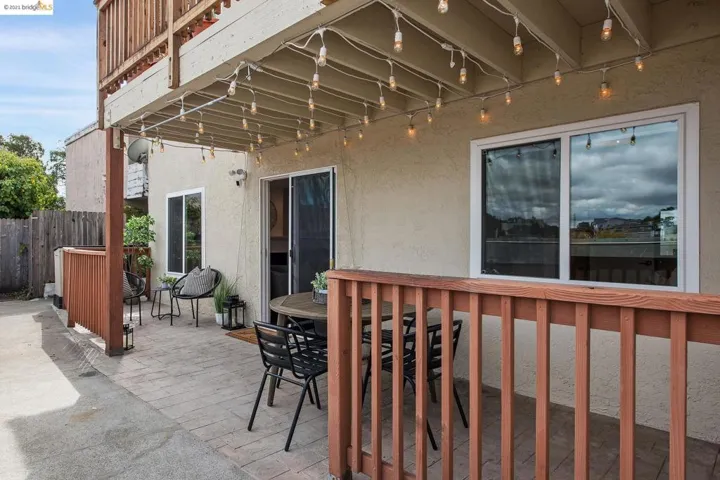 386 Santa Clara Ave 105, Oakland, California 94610
