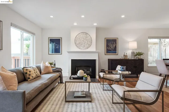 386 Santa Clara Ave 105, Oakland, California 94610