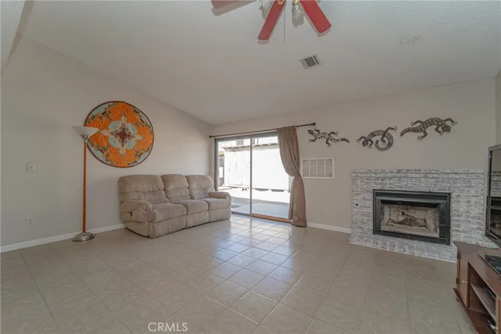 24012 Tahquitz Road, Apple Valley, California 92307