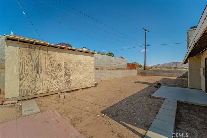 24012 Tahquitz Road, Apple Valley, California 92307