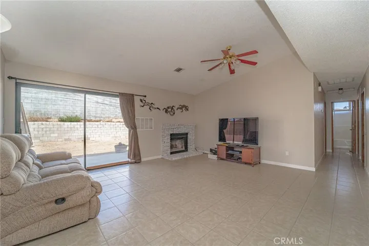 24012 Tahquitz Road, Apple Valley, California 92307