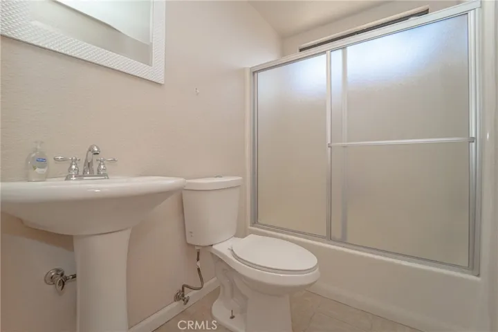 24012 Tahquitz Road, Apple Valley, California 92307