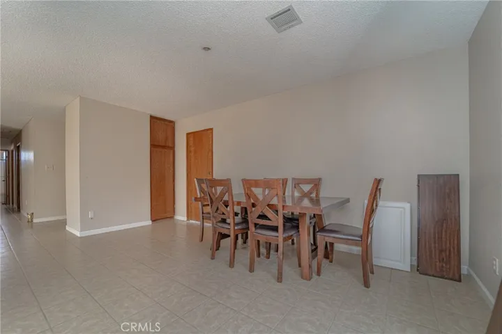 24012 Tahquitz Road, Apple Valley, California 92307