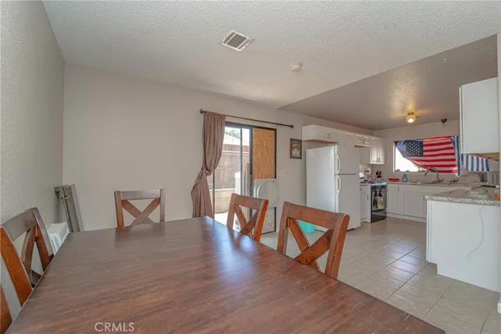 24012 Tahquitz Road, Apple Valley, California 92307