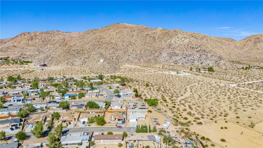 24012 Tahquitz Road, Apple Valley, California 92307
